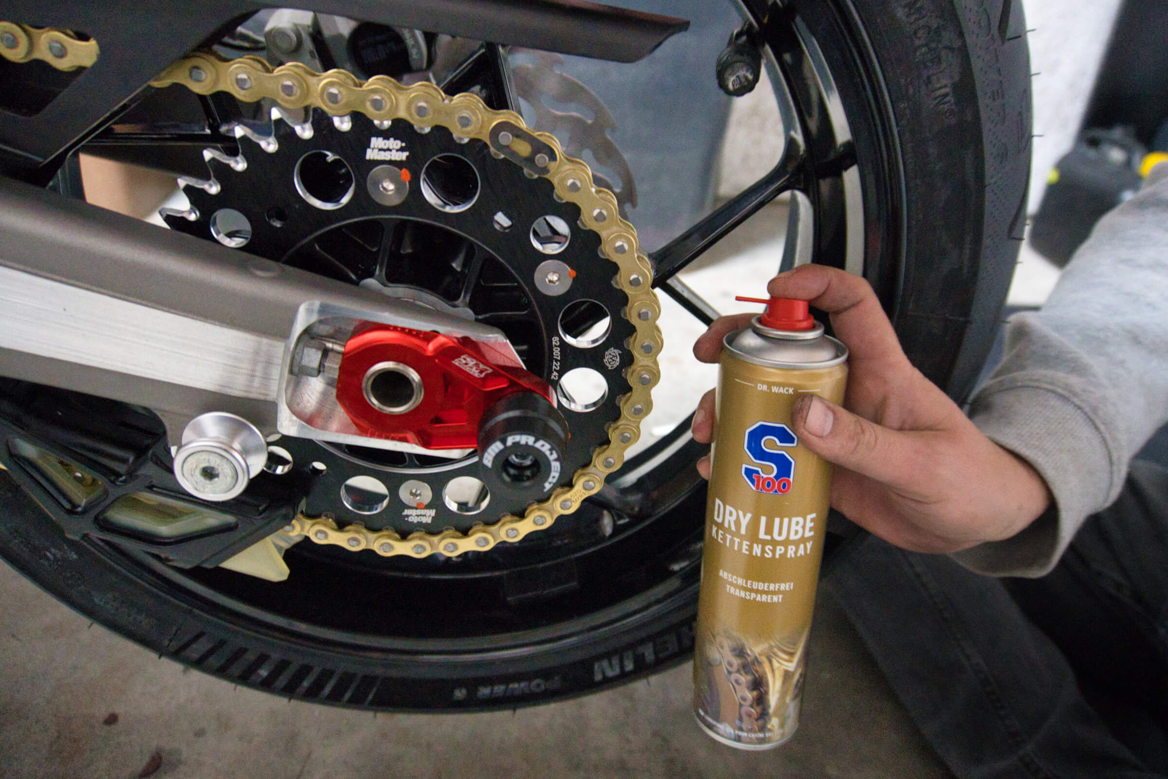 S100 Dry Lube Kettenschmiermittel fuer MX und Supermotos