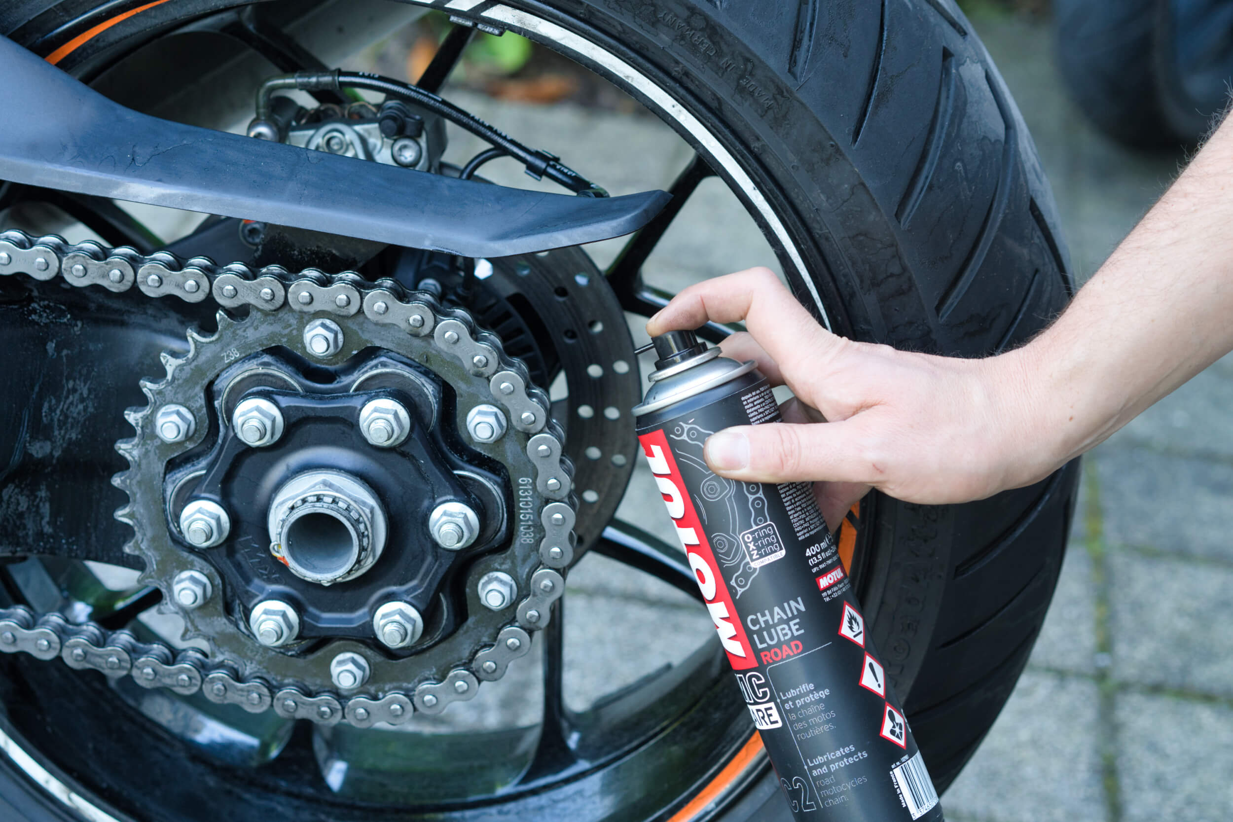 Motul Kettenspray Road C2 Test Motul Kettenspray Road C2 Anwendung