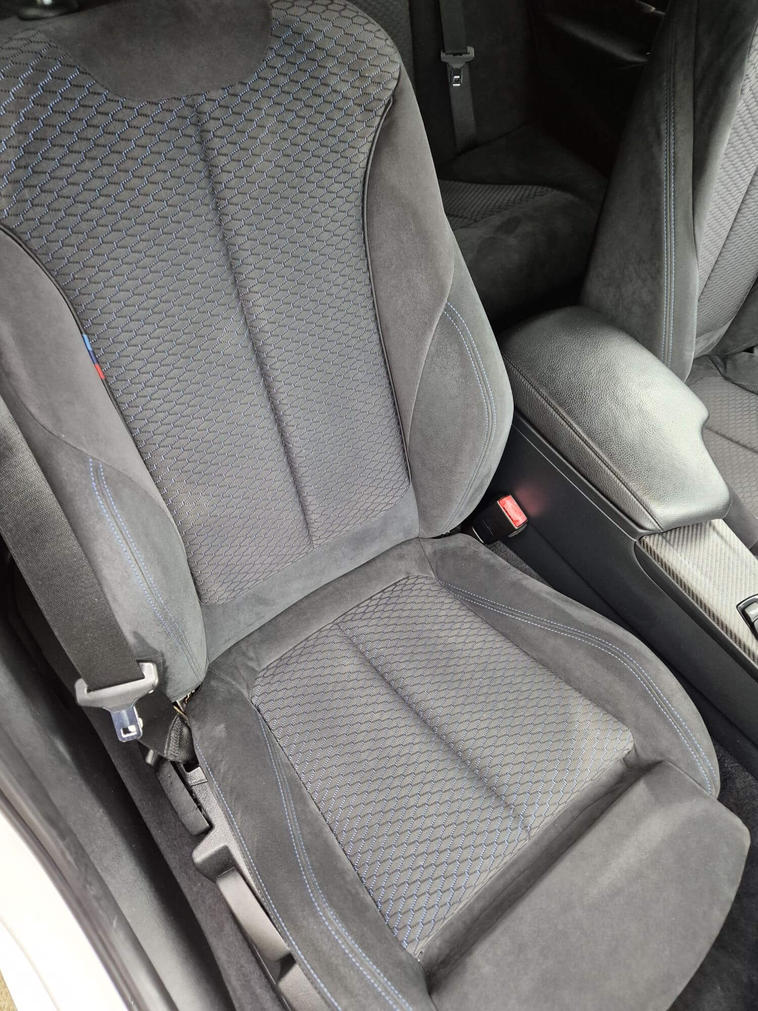 Dr. Wack Polster-Alcantara Reiniger Test Dr. Wack S100 Polster-Alcantara Reiniger fertiges Ergebnis